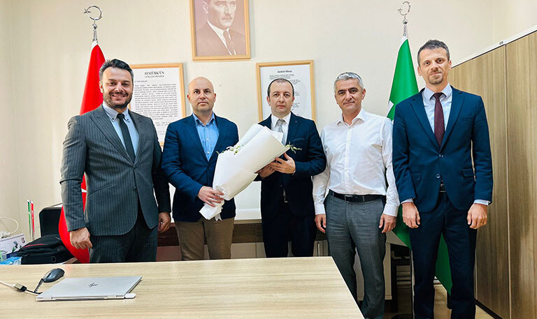 GEMLİK'TE BAYRAK DEĞİŞİMİ